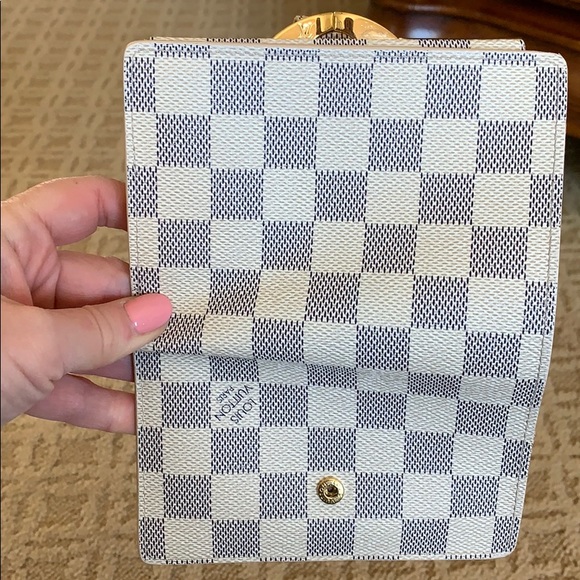 Wallet - Picture 4 of 5